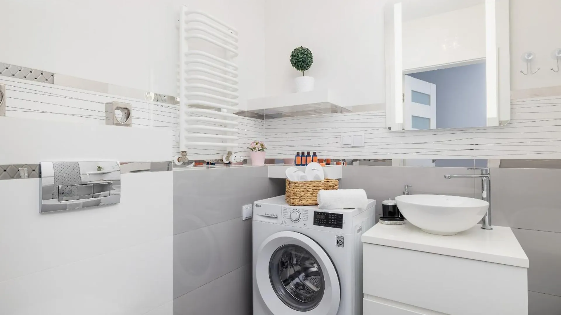 Cracow Pradnik Spacious & Family Apartment With 3 Bedroom By Renters Prestige Krakow 0*,