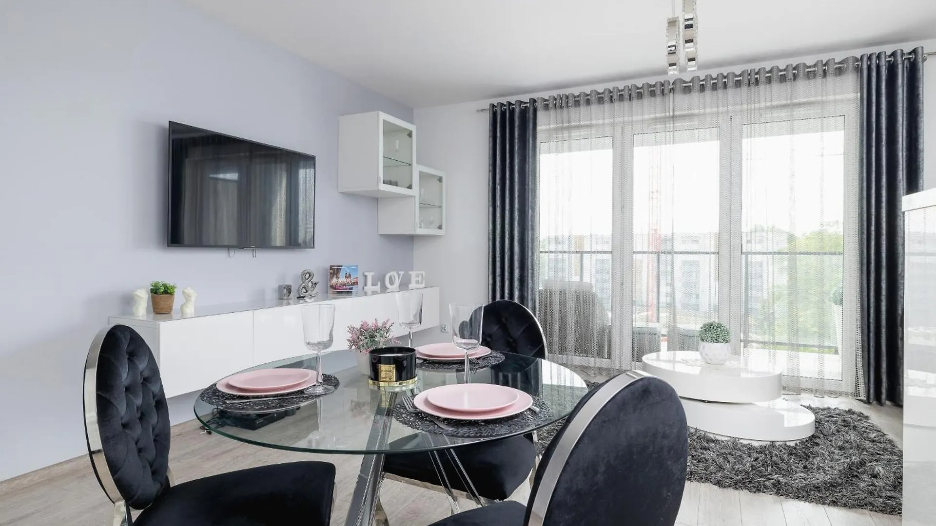 Cracow Pradnik Spacious & Family Apartment With 3 Bedroom By Renters Prestige Krakow Poland