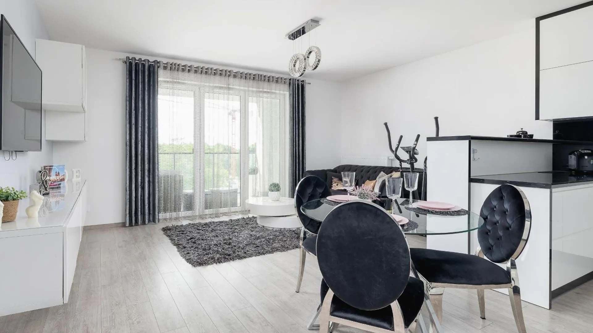 Cracow Pradnik Spacious & Family Apartment With 3 Bedroom By Renters Prestige Krakow 0*,  Poland
