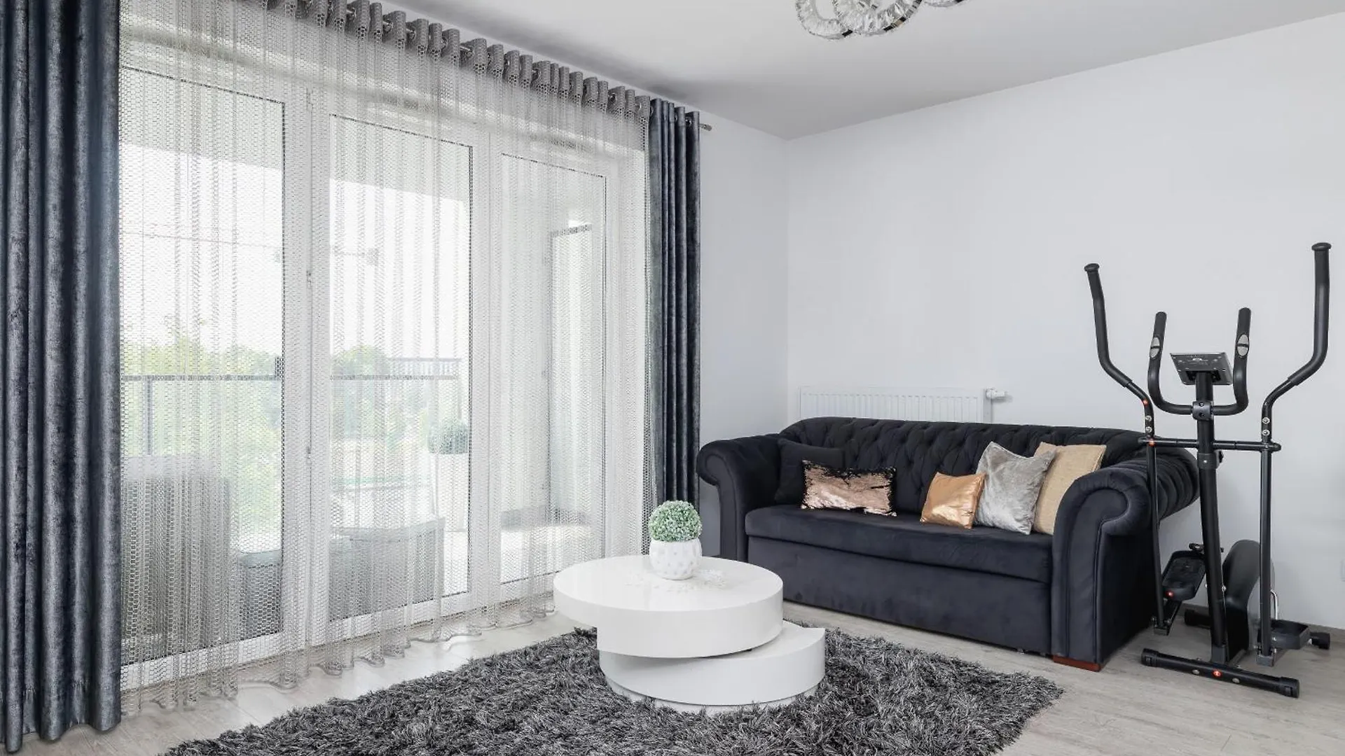 Cracow Pradnik Spacious & Family Apartment With 3 Bedroom By Renters Prestige Krakow